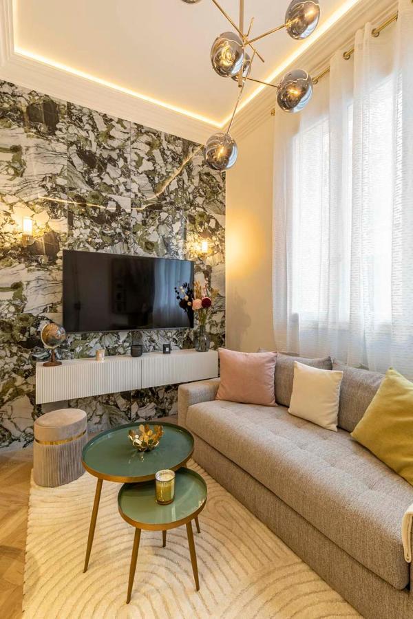 Le Studio Des Champs Elysees Paris Extérieur photo